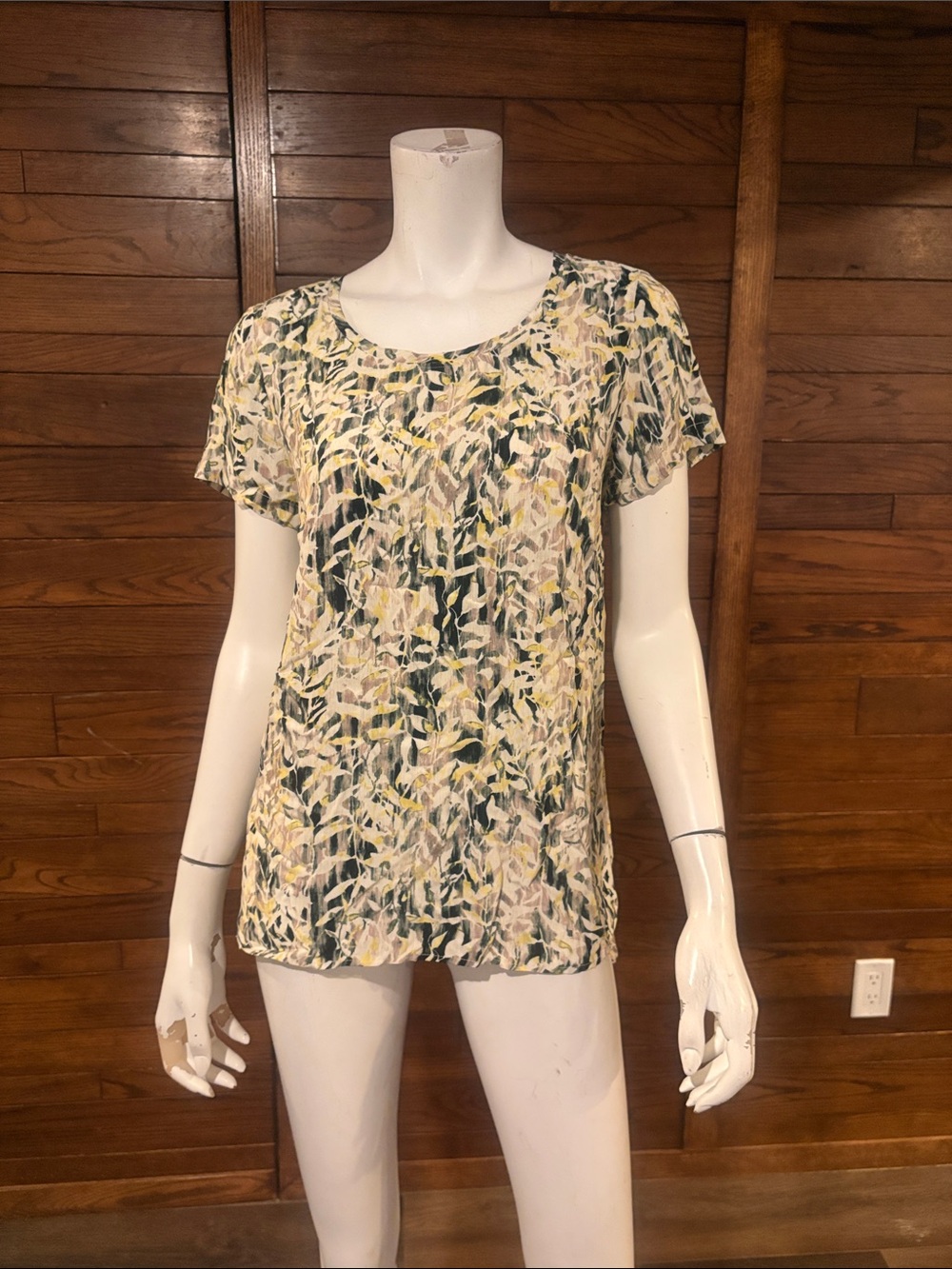 Northern Reflections Cream, Green & Yellow Floral Scoop Neck Tee